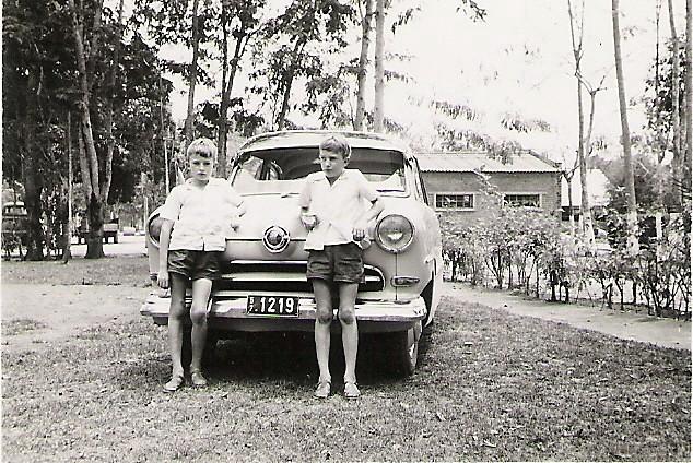 05.jpg - Les jumeaux Serge et Yvan Velu à Tshikapa