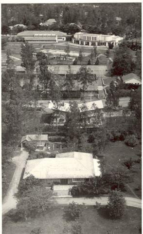 Bruyns_08.jpg - Vue arrière de la chapelle et  l'arrière du Club