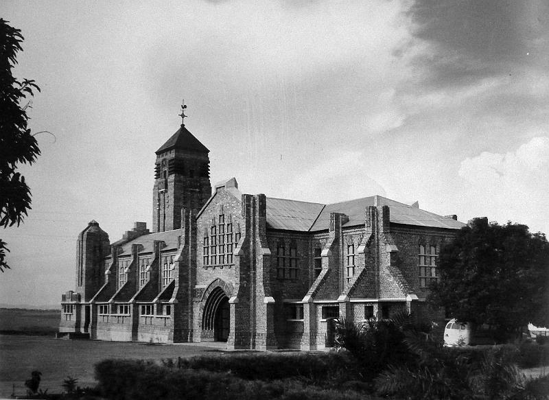 Bakwanga_Cathedrale_St_Andre.jpg - Bakwanga : Cathédrale St André