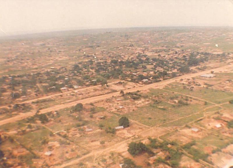 39.jpg - La route de Kananga en quittant Mbujimayi